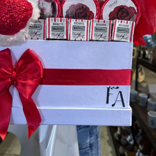 Box con peluche globos y chocolates red